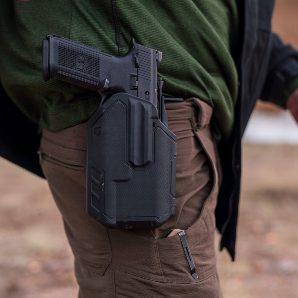Blackhawk Omnivore MultiFit Universal Silah Kılıfı: Tüm Ekipmanlarınız İçin Tek Kılıf